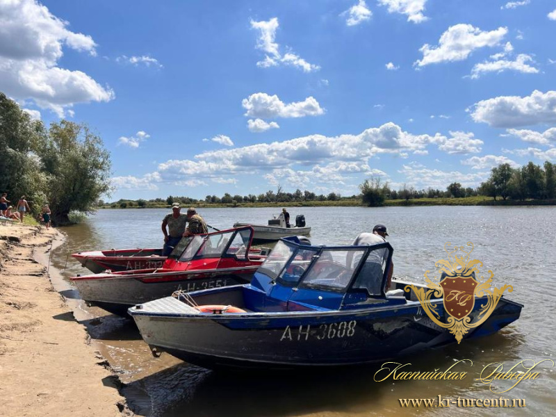 Азимут Волга Парк Отель Астрахань аренда флота и рыбалка